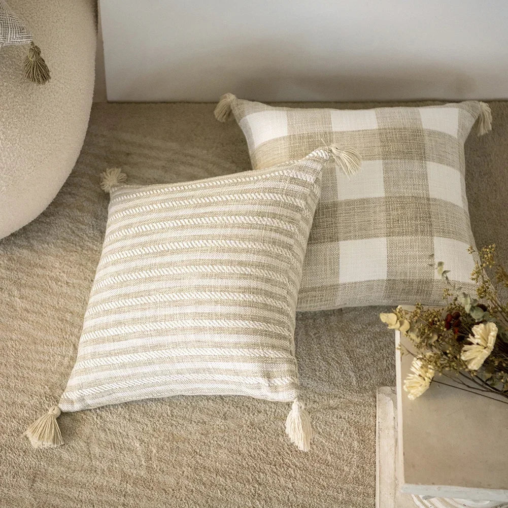 Funda de Cojín Beige con Flecos
